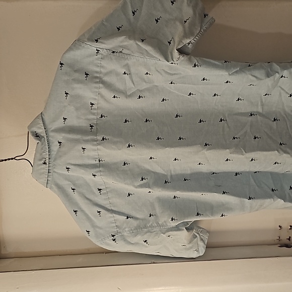 Green Shirt Small - Picture 3 of 3